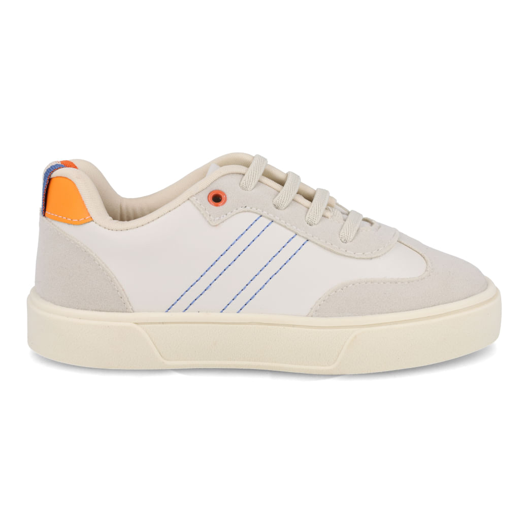 Tênis infantil masculino Funfeet casual cor off white com detalhes bege, fechamento cadarço bege e solado branco